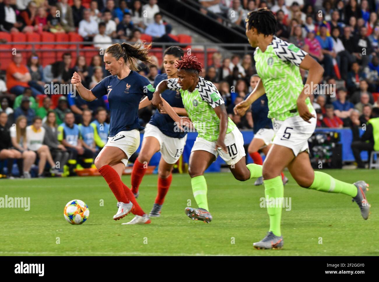 Gaetane Thiney of France controls the ball during the FIFA Women's World Cup France 2019, Group A football match between Nigeria and France on June 17, 2019 at Roazhon Park stadium in Rennes, France - Photo Antoine Massinon / A2M Sport Consulting / DPPI Stock Photo