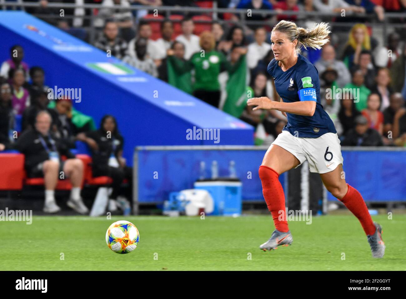 Amandine Henry of France controls the ball during the FIFA Women's World Cup France 2019, Group A football match between Nigeria and France on June 17, 2019 at Roazhon Park stadium in Rennes, France - Photo Melanie Laurent / A2M Sport Consulting / DPPI Stock Photo