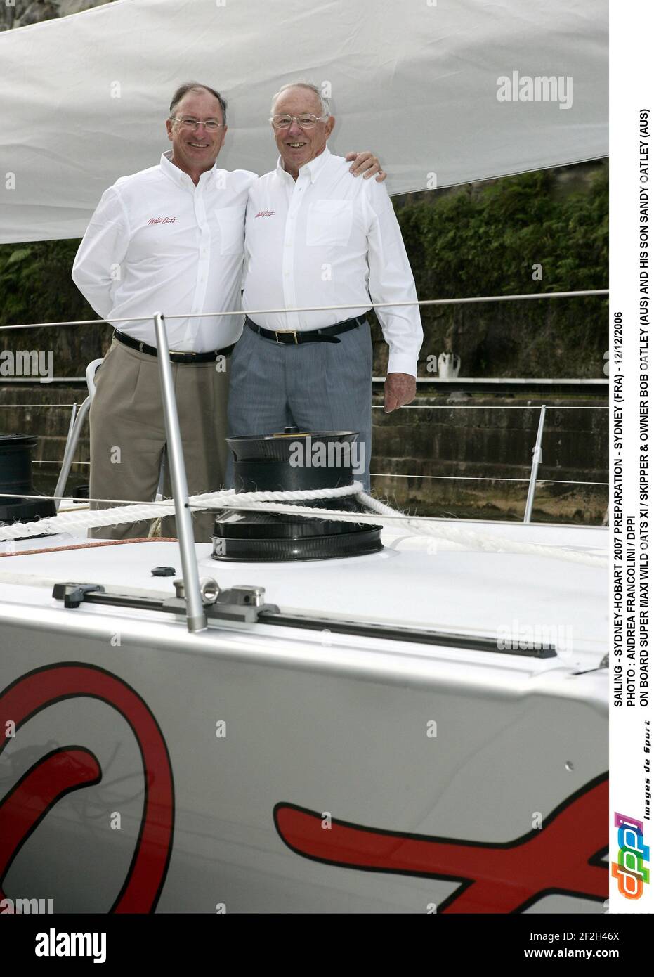 SAILING - SYDNEY-HOBART 2007 PREPARATION - SYDNEY (FRA) - 12/12/2006 PHOTO : ANDREA FRANCOLINI / DPPI ON BOARD SUPER MAXI WILD OATS XI / SKIPPER & OWNER BOB OATLEY (AUS) AND HIS SON SANDY OATLEY (AUS) Stock Photo