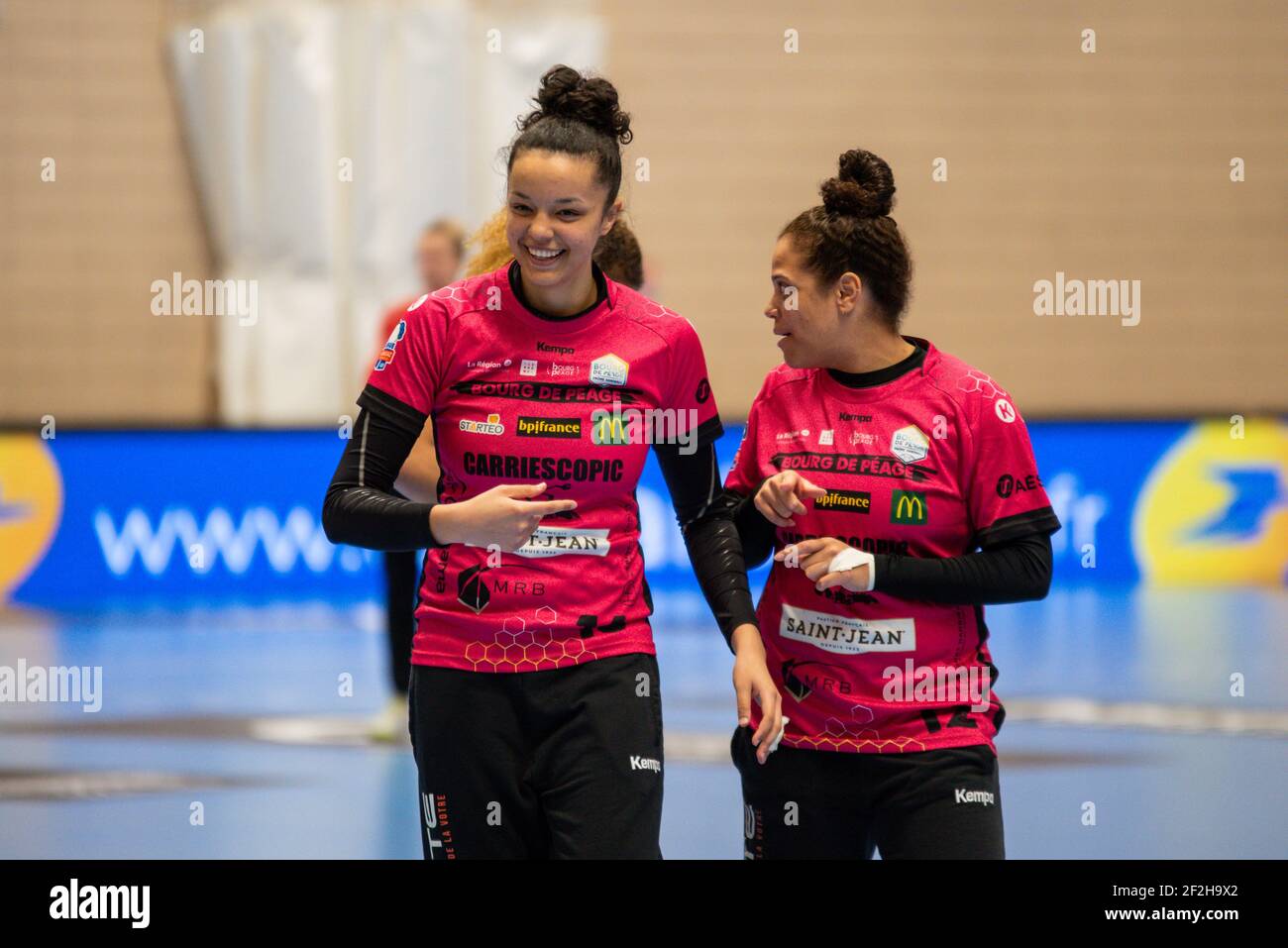 Camille Plante of Bourg de Peage and Kristy Zimmerman of Bourg de Peage  during the Women's French championship, Ligue Butagaz Energie handball  match between Paris 92 and Bourg de Peage on February