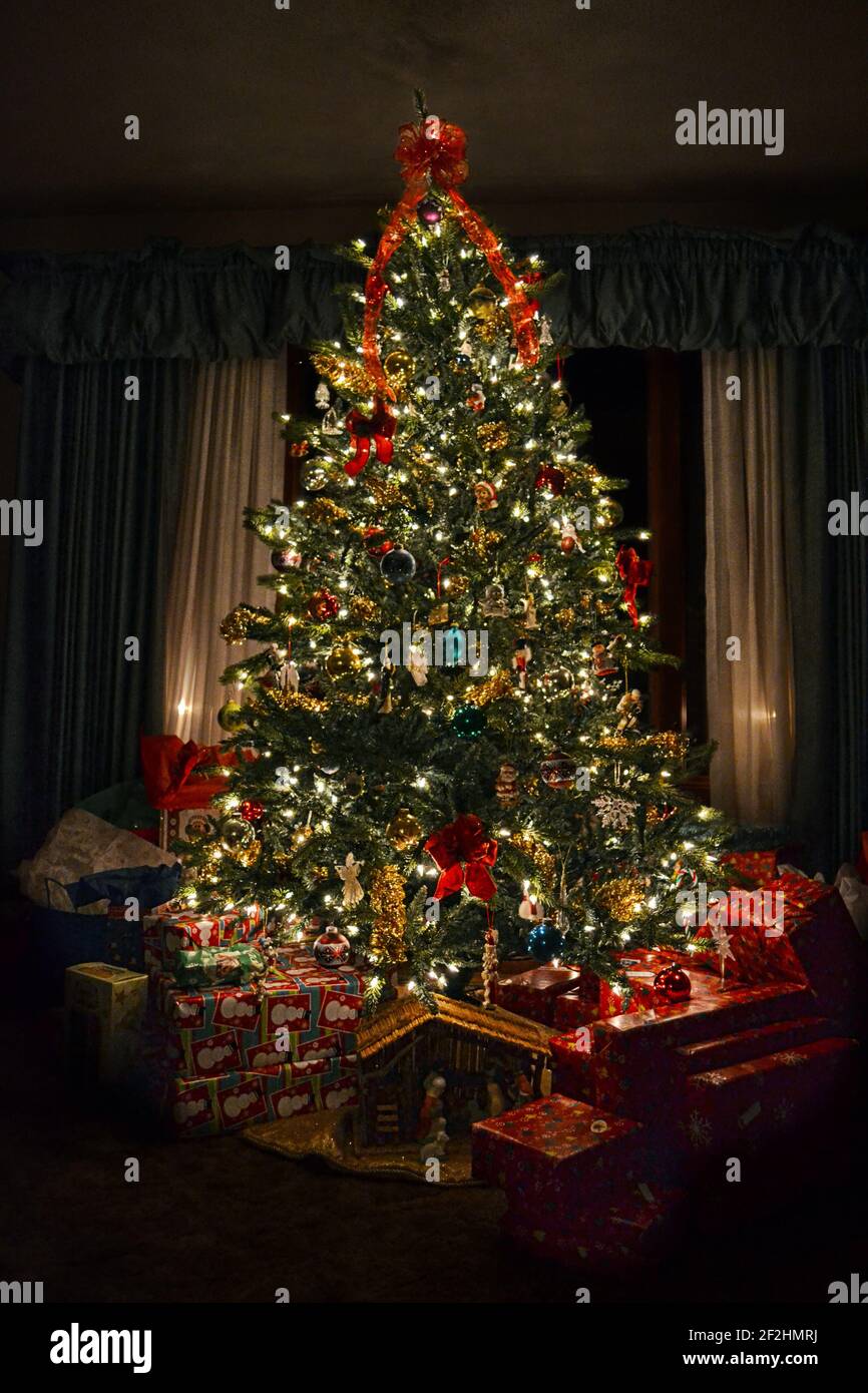 Santa manger decorations hi-res stock photography and images - Alamy