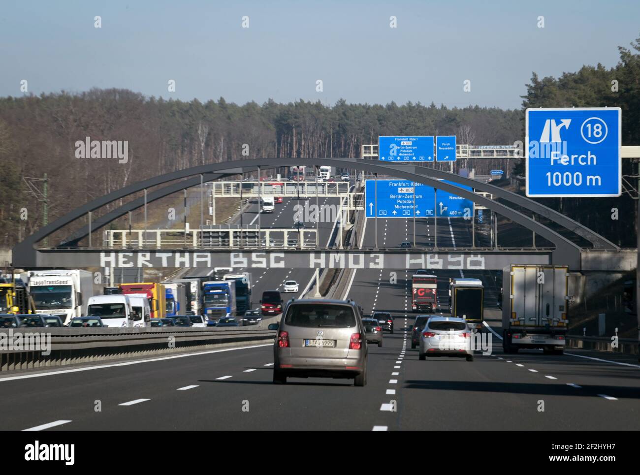 Under a railway bridge hires stock photography and images Alamy