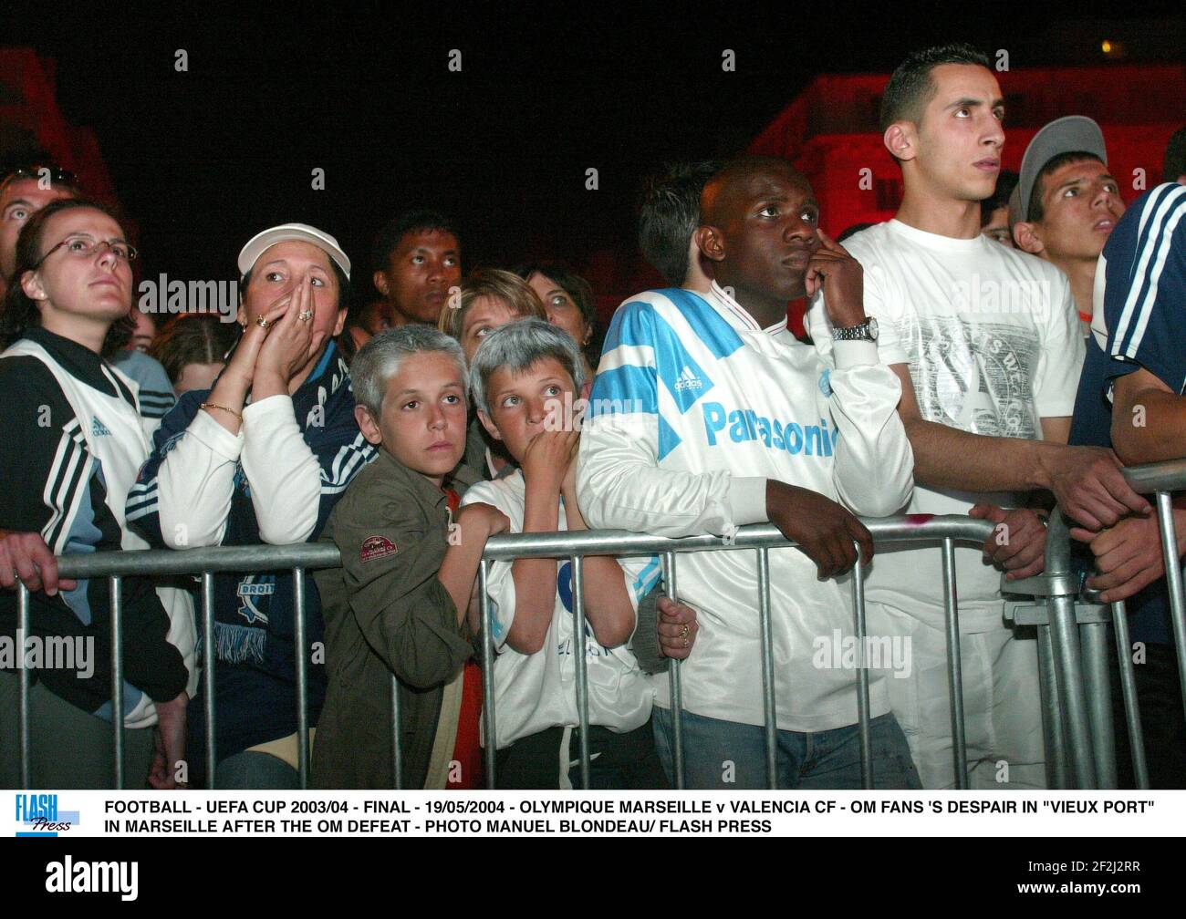 Football Uefa Cup 03 04 Final 19 05 04 Olympique Marseille V Valencia Cf Om Fans S Despair In Vieux Port In Marseille After The Om Defeat Photo Manuel Blondeau Flash Press Stock Photo Alamy