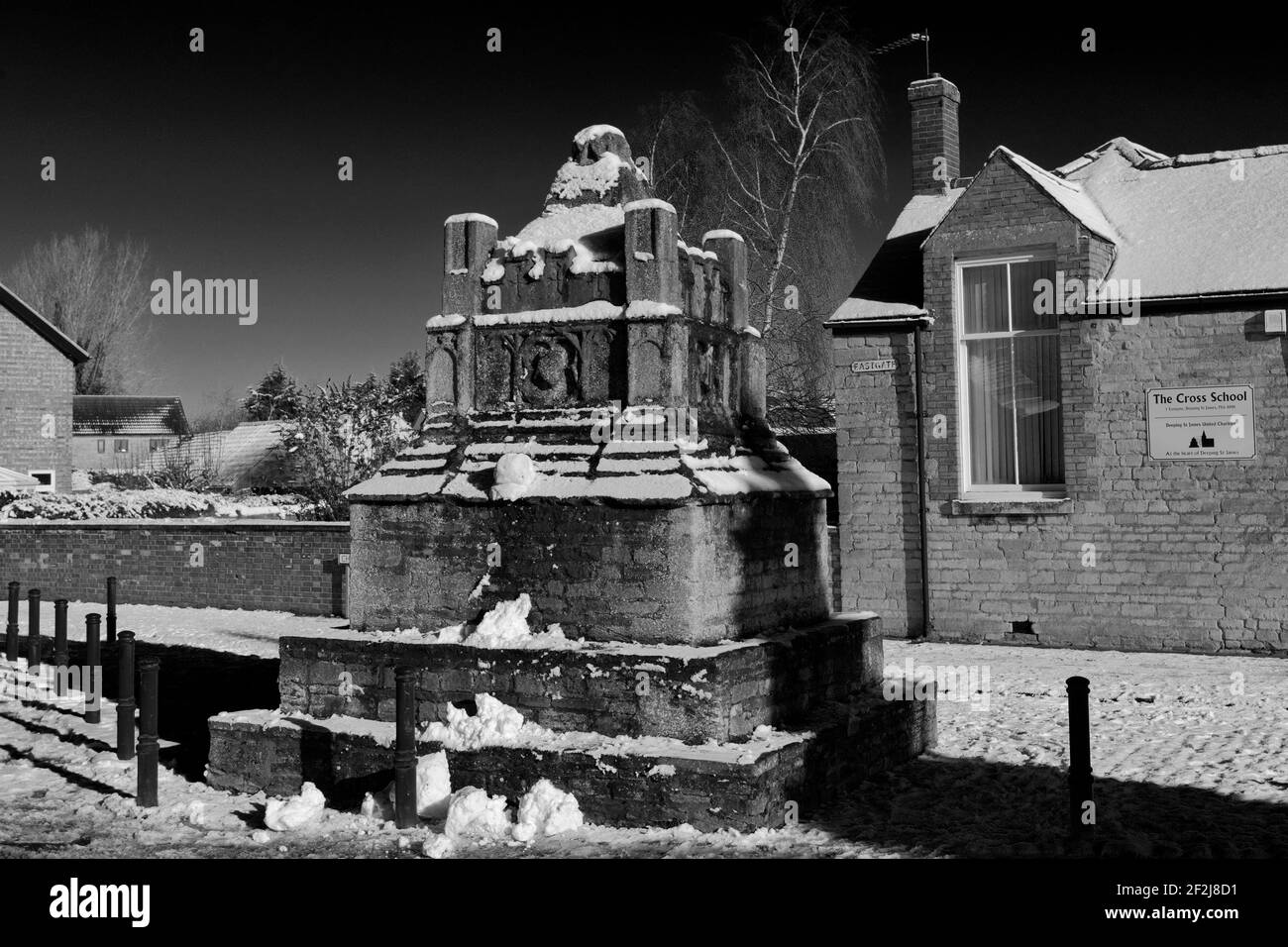 Winter snow, the Old Village Lockup, Deeping St James town, Lincolnshire, England, UK Stock Photo