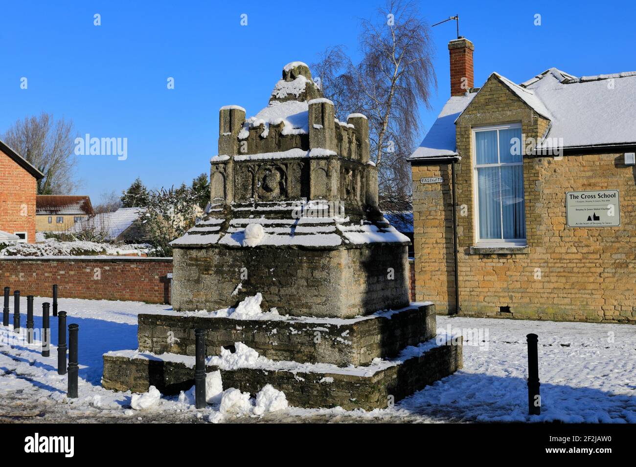 Winter snow, the Old Village Lockup, Deeping St James town, Lincolnshire, England, UK Stock Photo