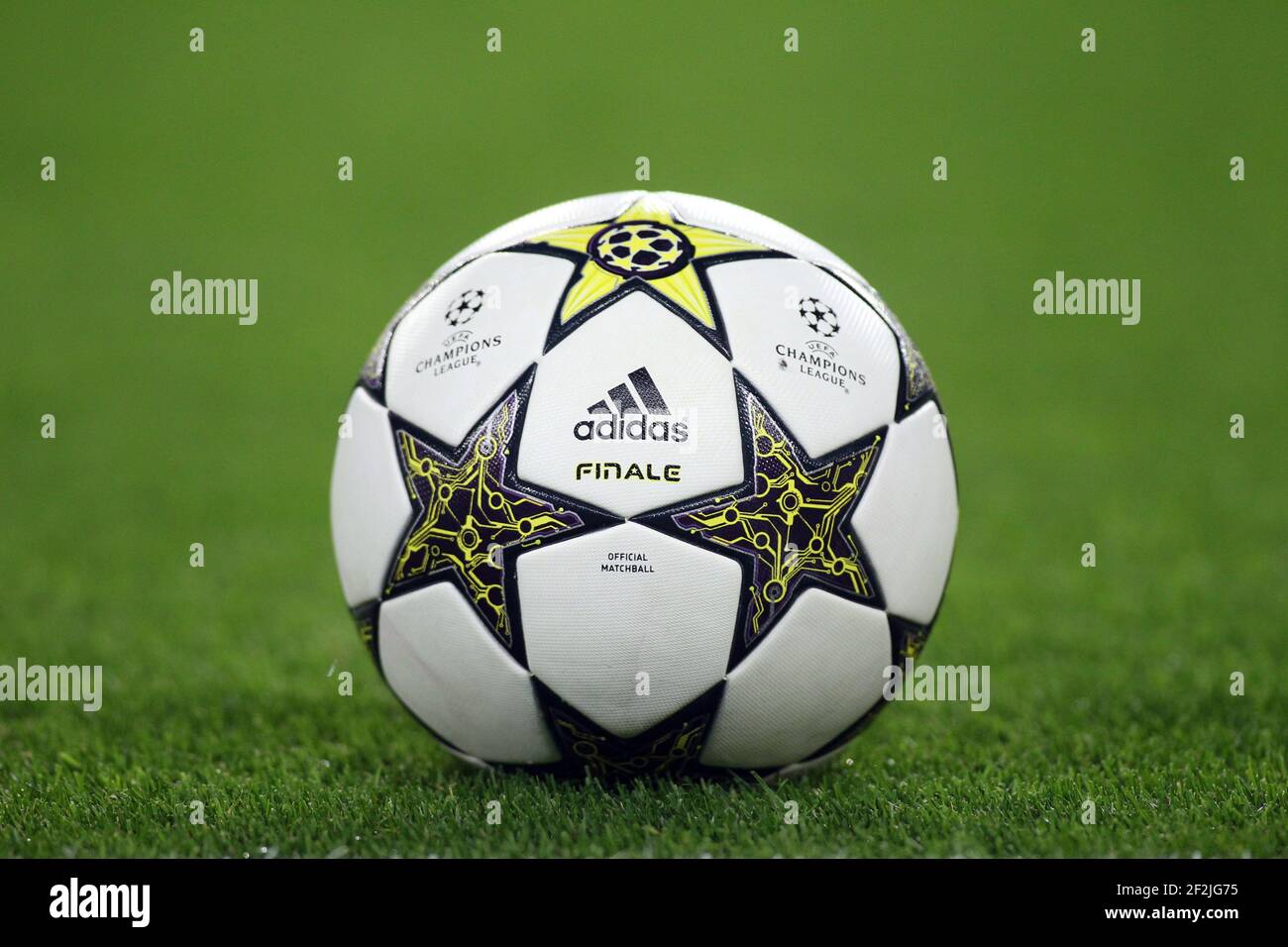 Champions League Ball High Resolution Stock Photography And Images Alamy