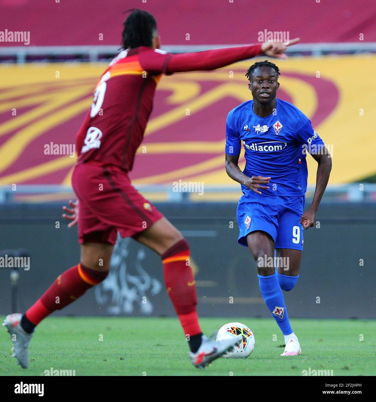 Christian Kouame of ACF Fiorentina and Alex Sandro of Juventus FC compete  for the ball during the Serie A football match between Juventus FC and ACF  Stock Photo - Alamy