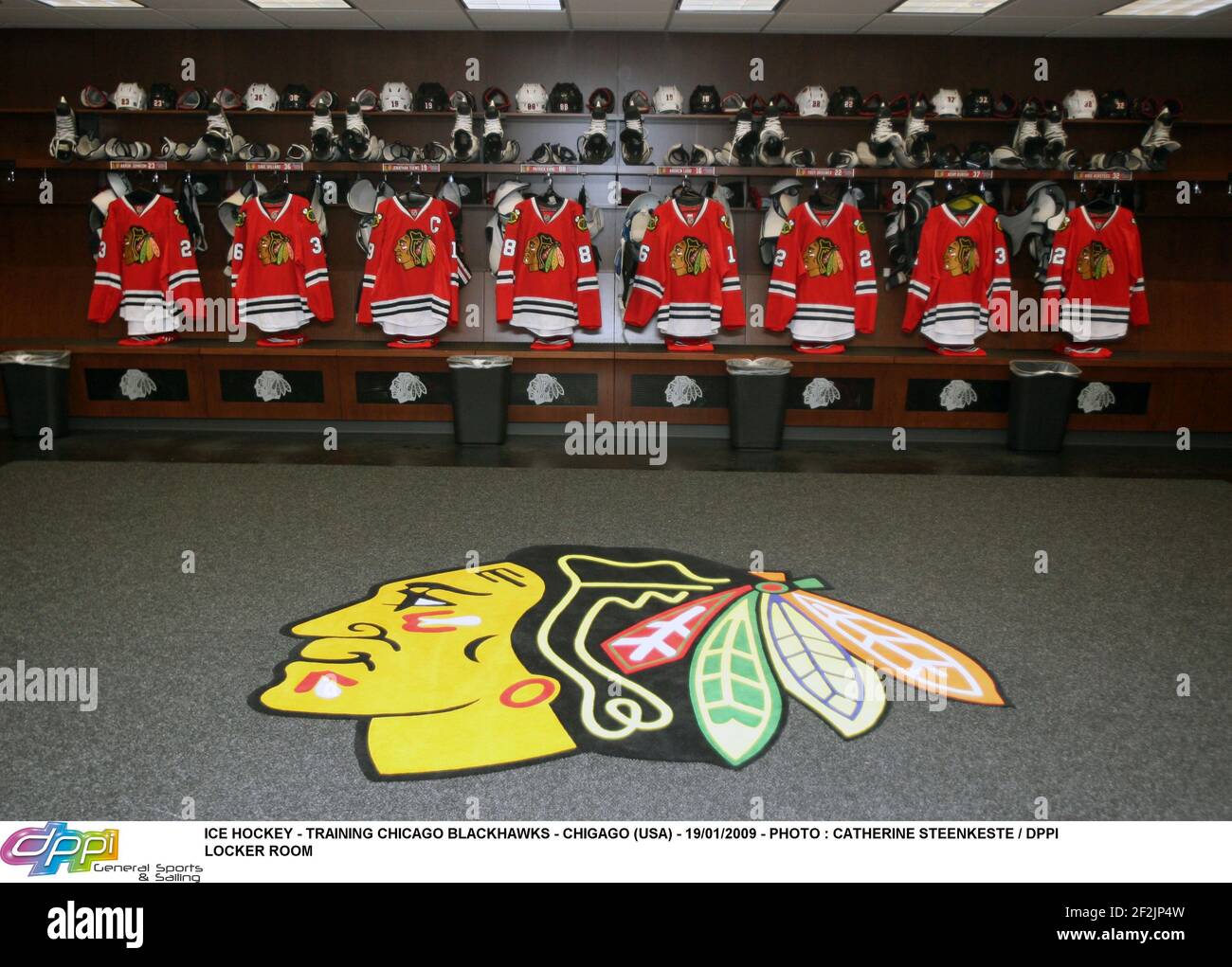 13,843 Nhl Locker Room Stock Photos, High-Res Pictures, and Images - Getty  Images