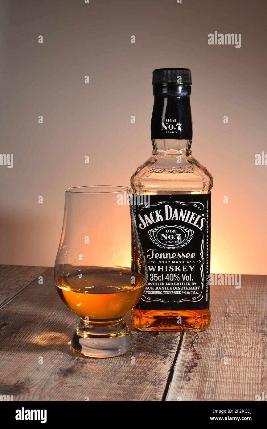Jack daniels bottle hi-res stock photography and images - Page 7 - Alamy