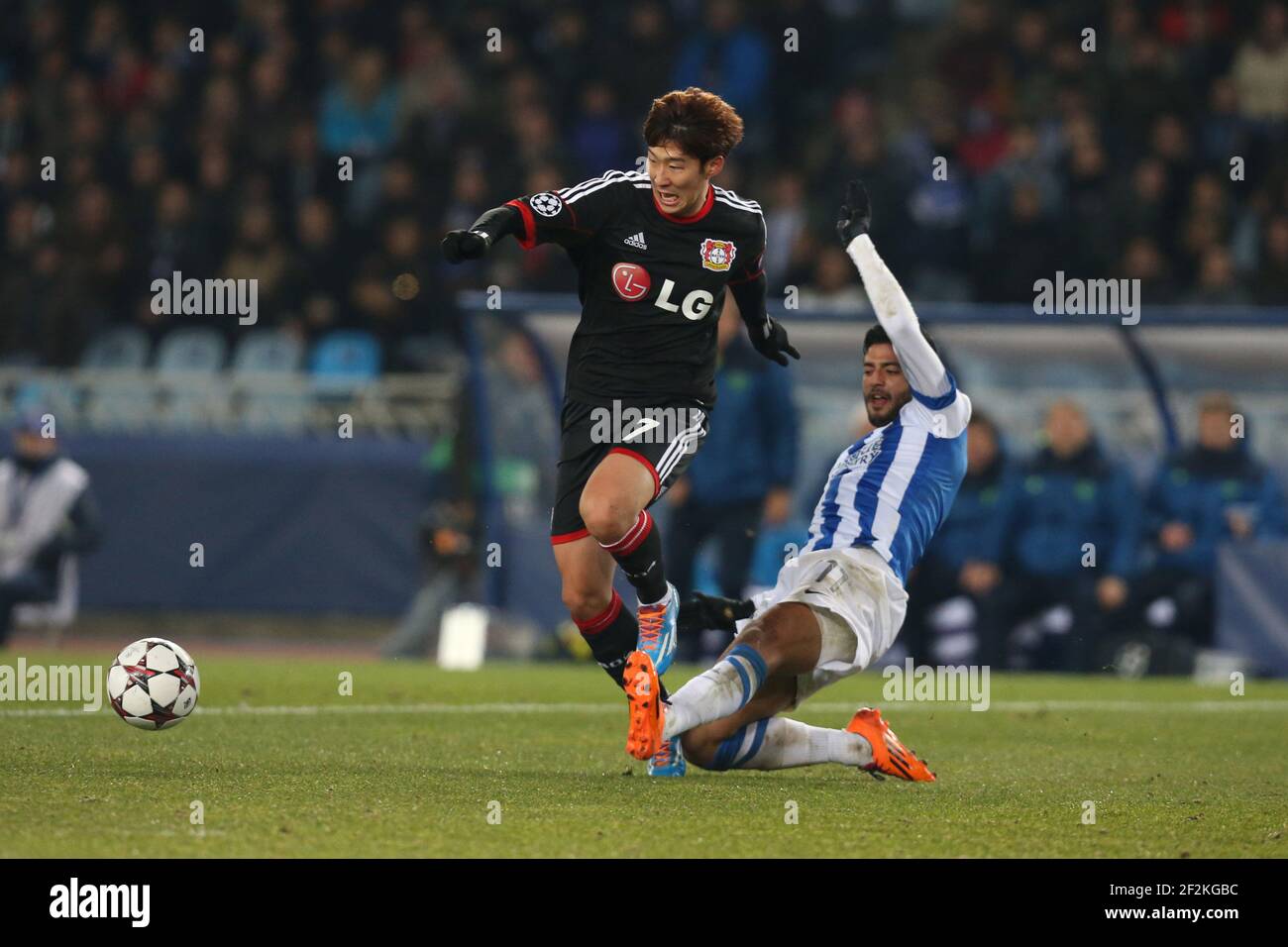 Leverkusen, Germany, 1st October, 2014. UEFA Champions League 2014/2015  Group stage Group C matchday 2, Bayer 04 Leverkusen (red) - Benfica  Lissabon (black) --- Heung-Min Son (Leverkusen) and Stefan Kie§ling  (Kiessling) (Leverkusen)