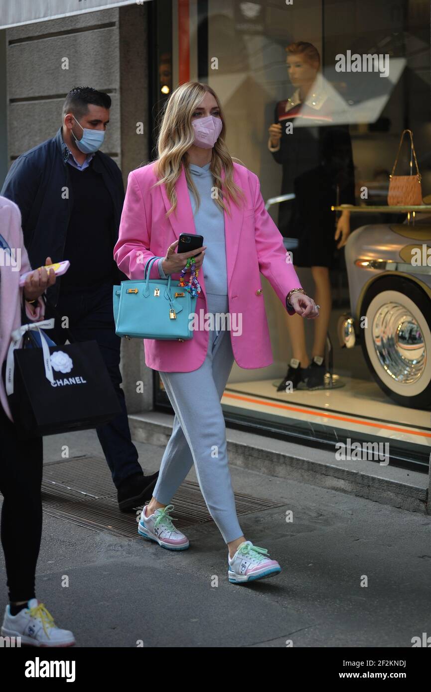 Milan, Chiara Ferragni shopping in the center a few days after giving birth Chiara  Ferragni walking through the streets of the center a few days after giving  birth. Here she is at