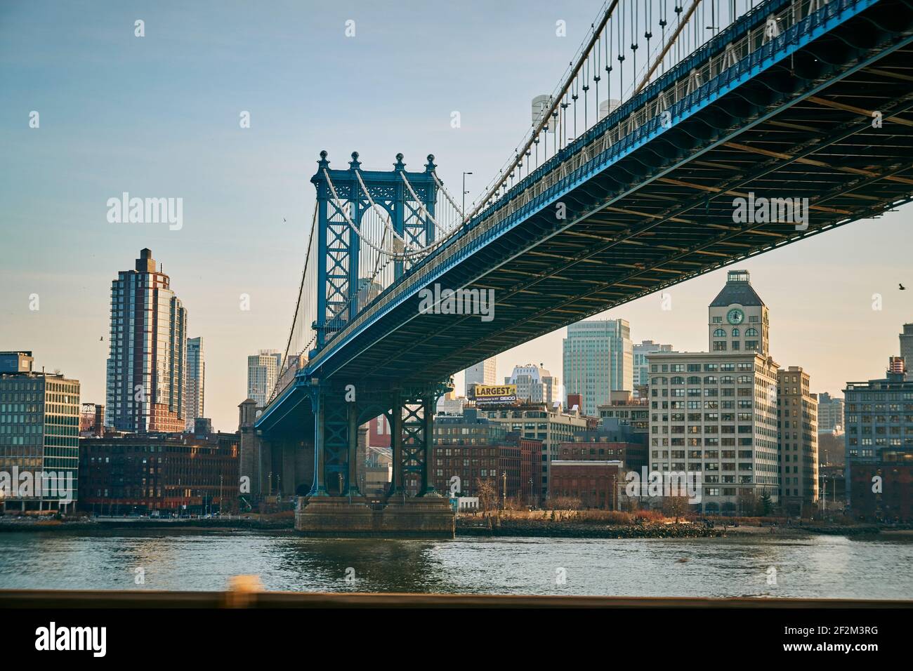 Manhattan Bridge and East River in New York City, Manhattan East River Long Island, USA, Untited States of America, Stock Photo