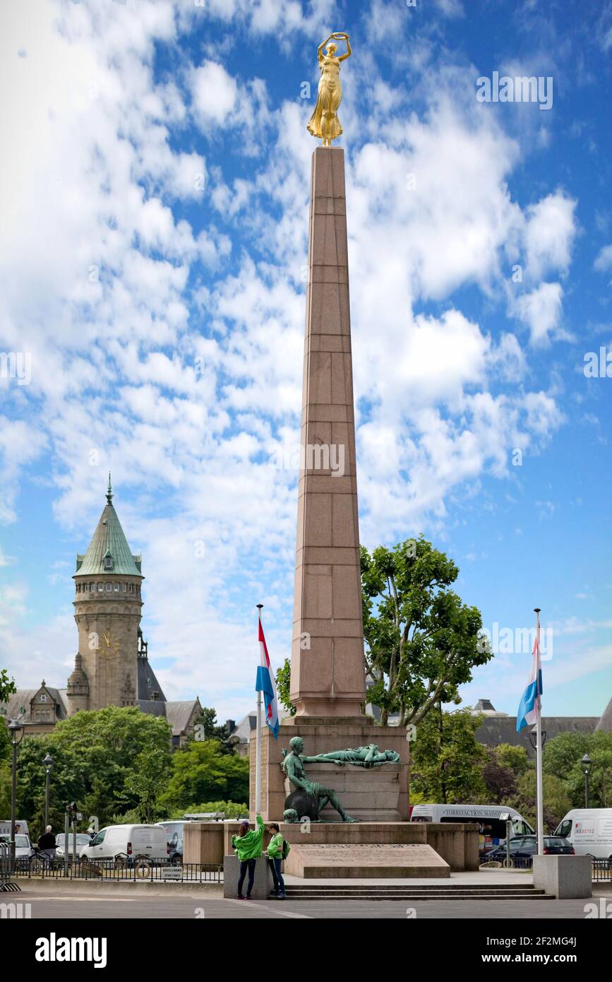 Place de la Constitution, Gelle Fra monument, Luxembourg, Europe Stock Photo