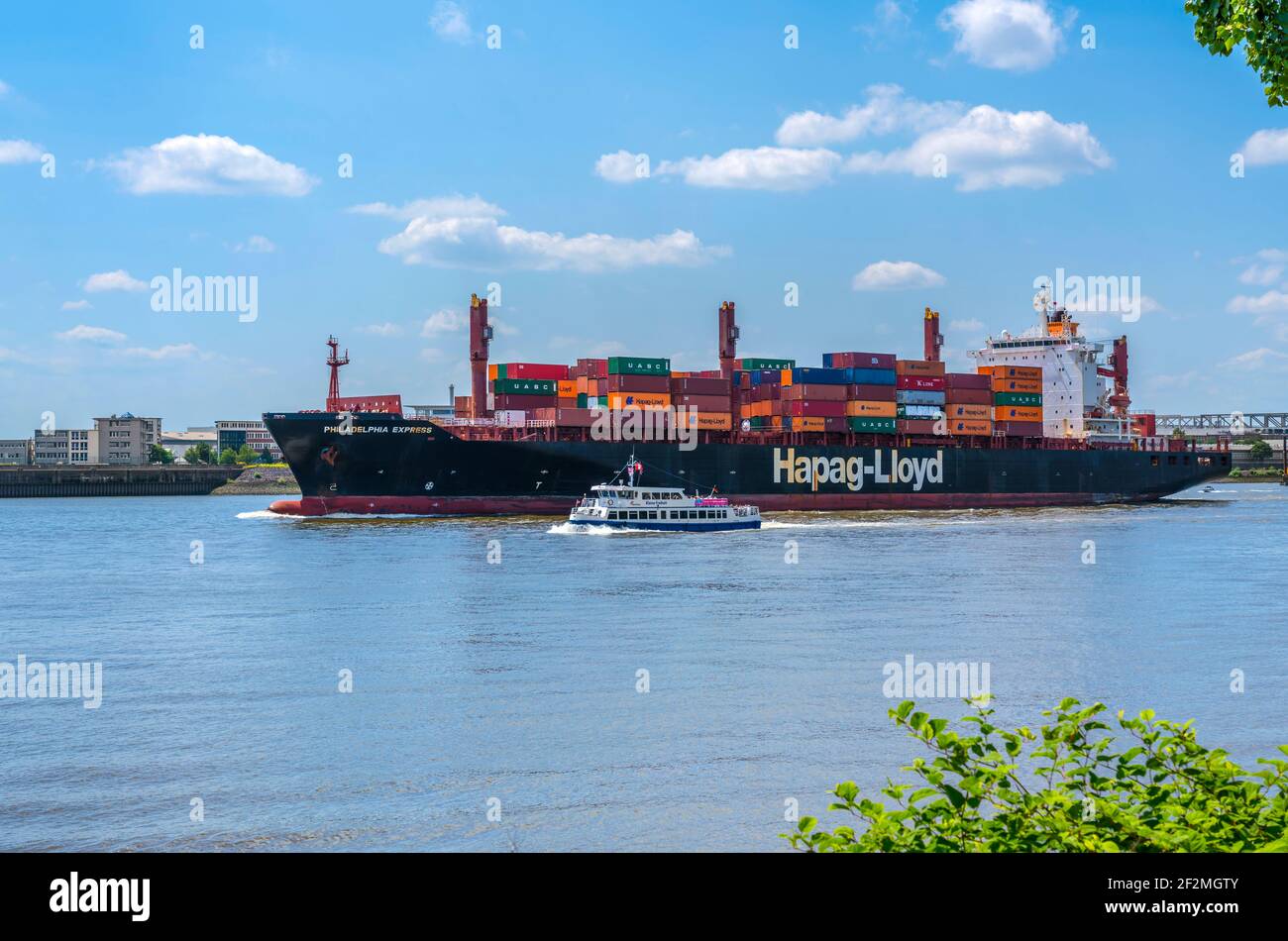 Container freighters hi-res stock photography and images - Alamy