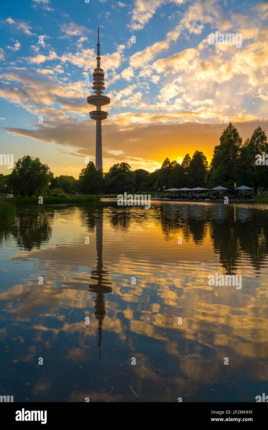 Germany, Hamburg, Planten un Blomen, evening mood, Parksee, Telemichel, mirroring Stock Photo