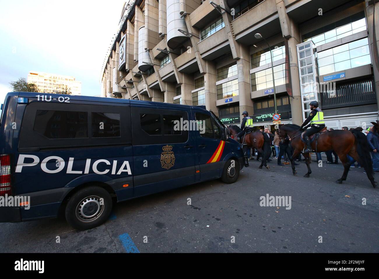 Mounted police patrol outside the Santiago Bernabeu stadium during tight security ahead of the Spanish Championship Liga football match between Real Madrid CF and FC Barcelona on November 21, 2015 at Santiago Bernabeu stadium in Madrid, Spain. Photo: Manuel Blondeau/AOP Press/DPPI Stock Photo