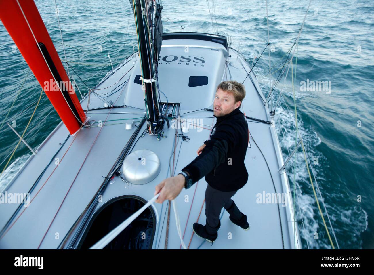 SAILING - PRE VENDEE GLOBE 2012-2013 - TRAINING HGO BOSS - PLYMOUTH (ENG) -  04/10/2012 - PHOTO CHRISTOPHE LAUNAY / DPPI - Onboard the IMOCA Open 60  Alex Thomson Racing Hugo Boss