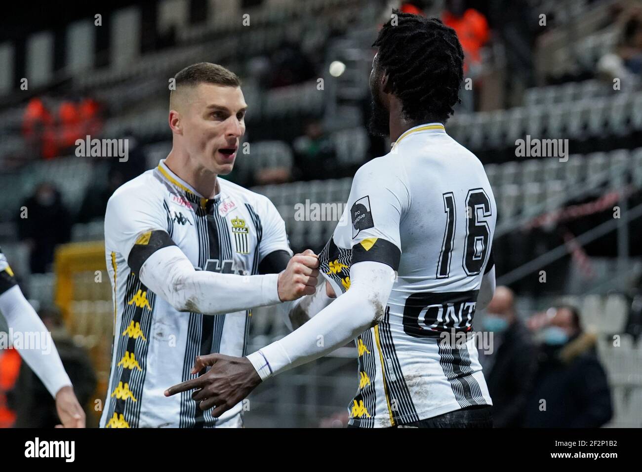 Charleroi Belgium March 12 Team Of Sporting Charleroi Celebrating Goal Of Shamar Nicholson Of Sporting Charleroi During The Jupiler Pro League Mat Stock Photo Alamy