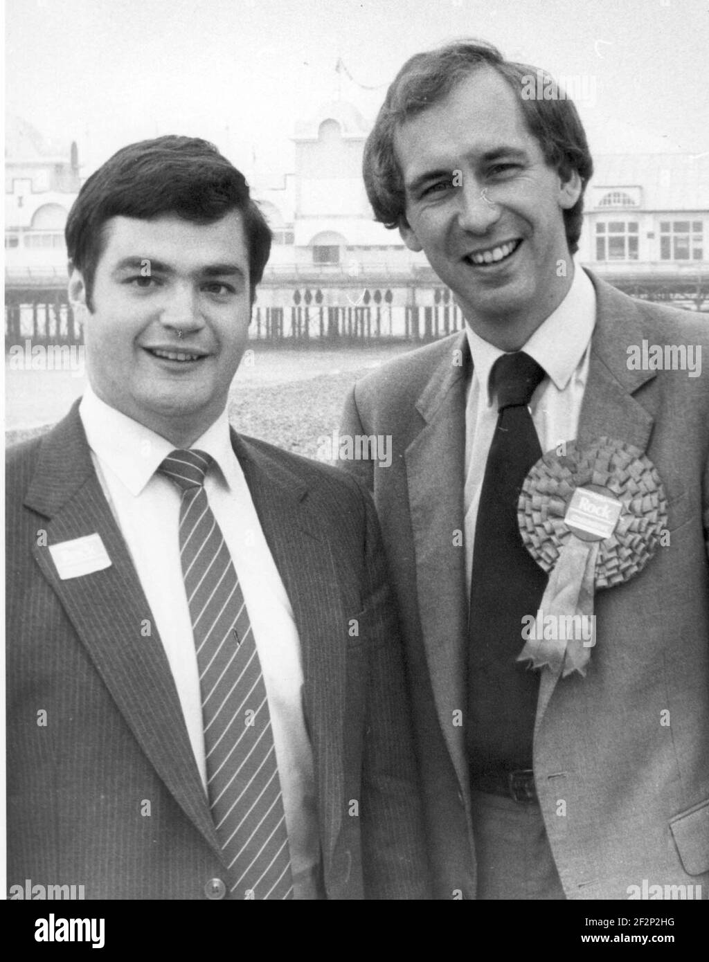 SDP DEFECTOR FELIX AUBEL WITH TORY CANDIDATE PATRICK ROCK CANVAS AT AT THE PORTSMOUTH SOUTH BY ELECTION. PIC MIKE WALKER,1984 Stock Photo