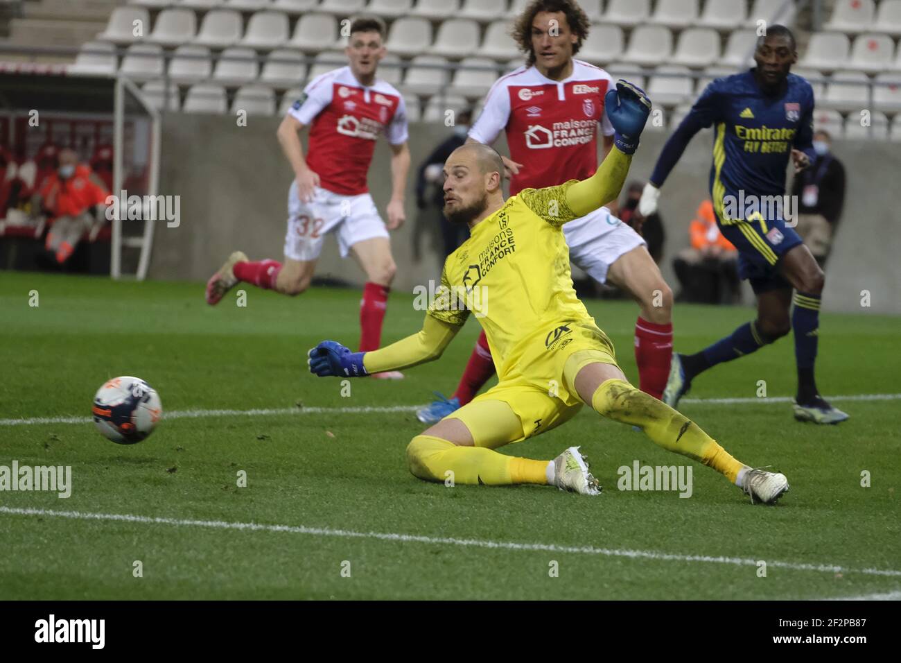 Reims, Marne, France. 12th Mar, 2021. Reims Goalkeeper PREDRAG RAJKOVIC Men of the match in action during the French championship soccer Ligue 1 Uber Eats Stade de Reims against Olympique Lyonnais at Auguste Delaune stadium - Reims.Drawn match 1:1 Credit: Pierre Stevenin/ZUMA Wire/Alamy Live News Stock Photo