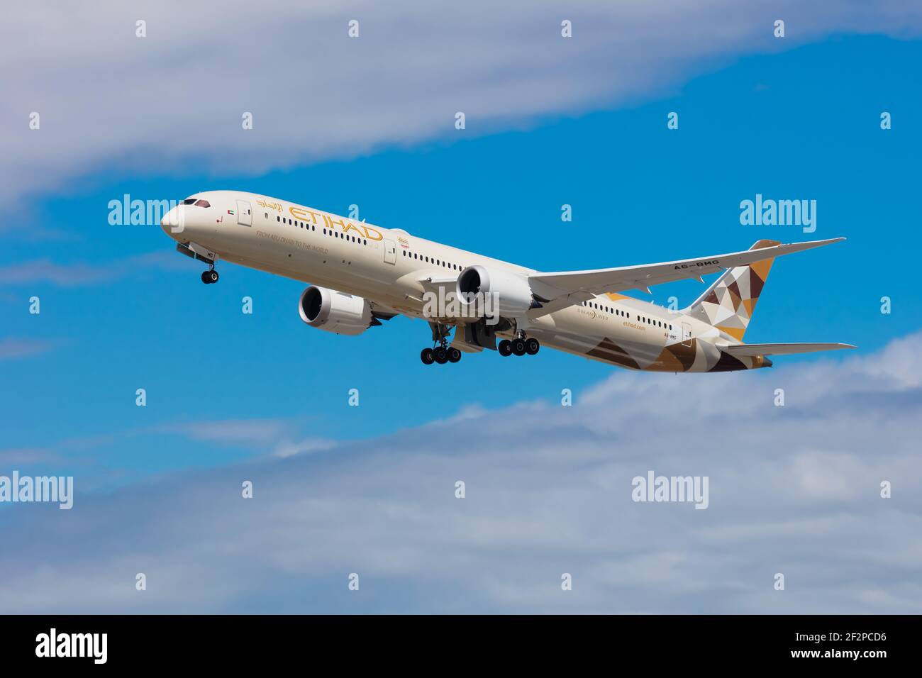 london, Heathrow Airport, June 2020 - Etihad Airline, Boeing 787 Drealiner from Abu Dhabi, taking off during the middle of the Coronavirus Pandemic. i Stock Photo