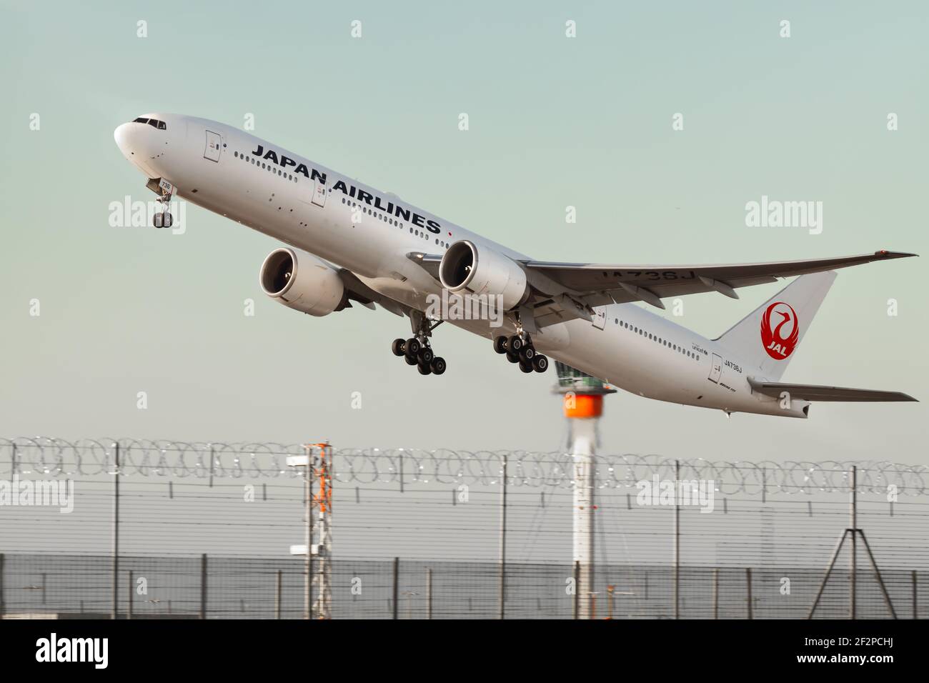 London, Heathrow Airport July 2019, Japanese Airline, JAL, Boeing 777