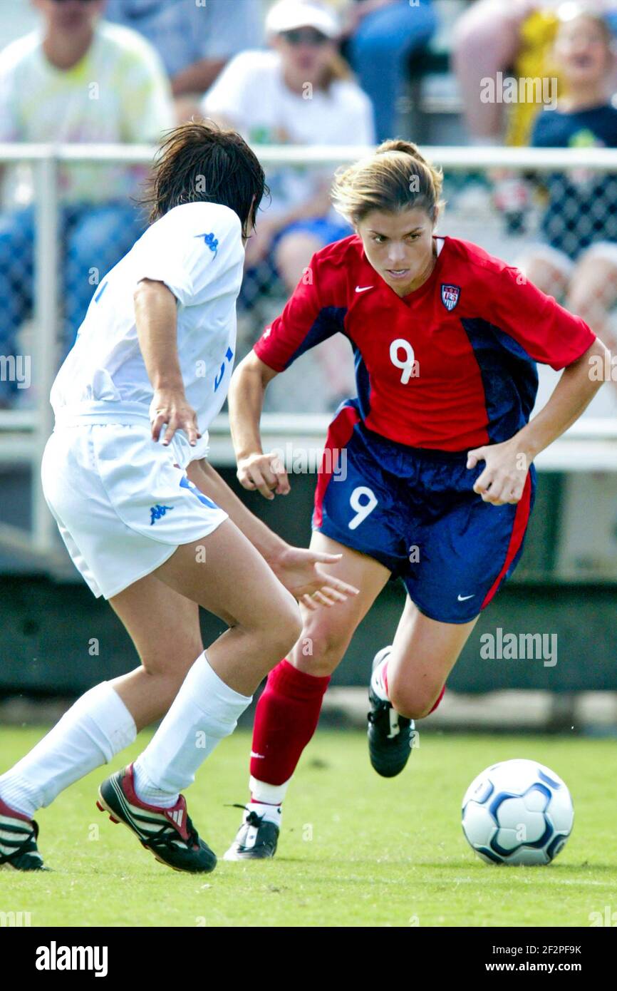 Mia hamm nike hi-res stock photography and images - Alamy
