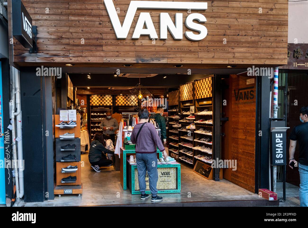 Vans Store High Resolution Stock and Images - Alamy