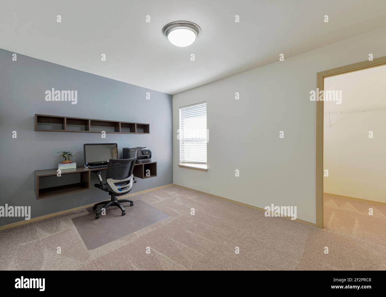 Modern residential home hi-res stock photography and images - Alamy