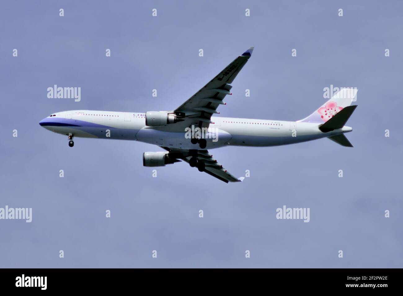 China Airlines, Taiwan, Airbus, A330-300, B-18302, Final approach, Landing, Tokyo Haneda Airport, Tokyo, Japan Stock Photo