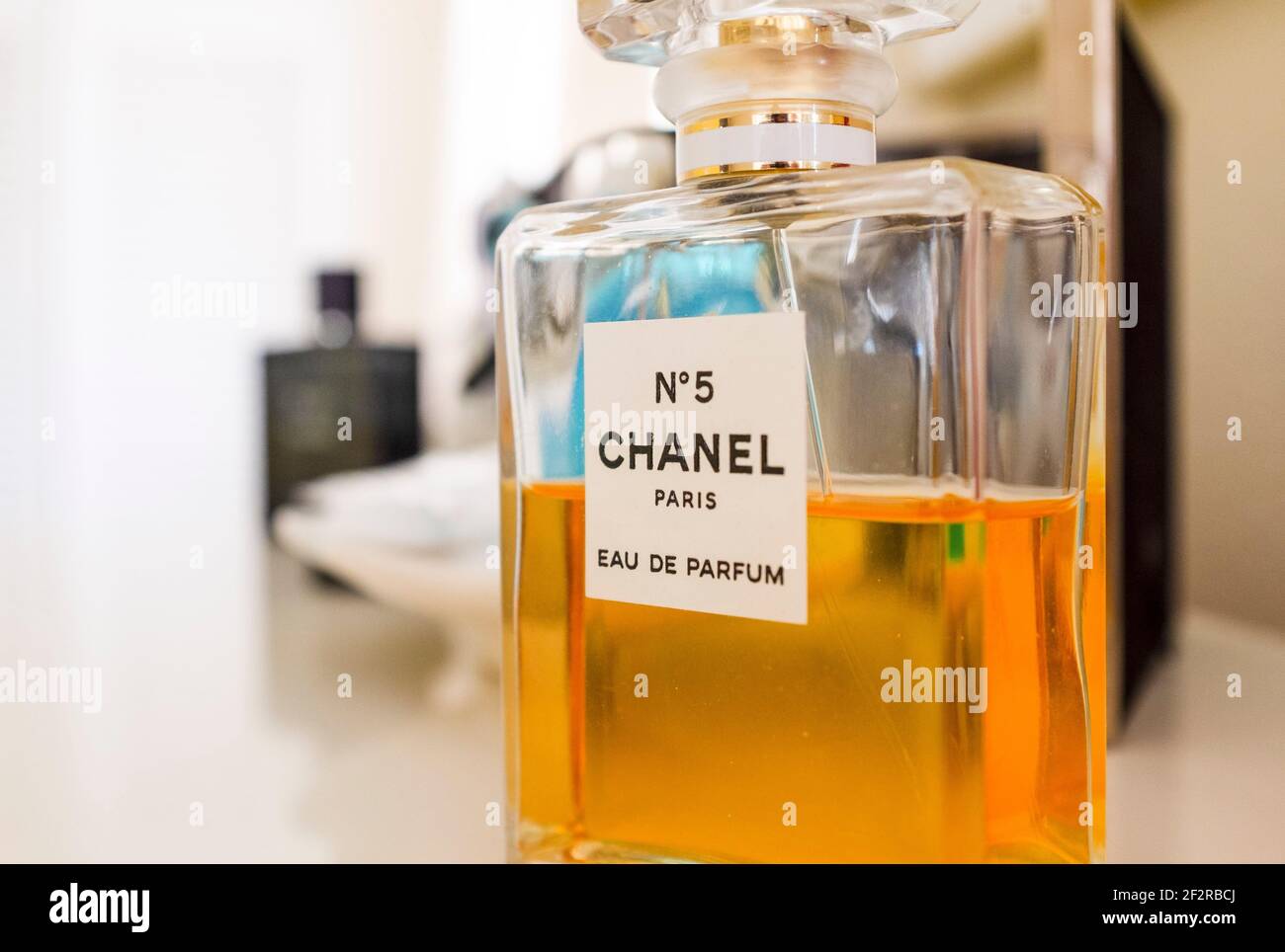 Chanel no 5 perfume label