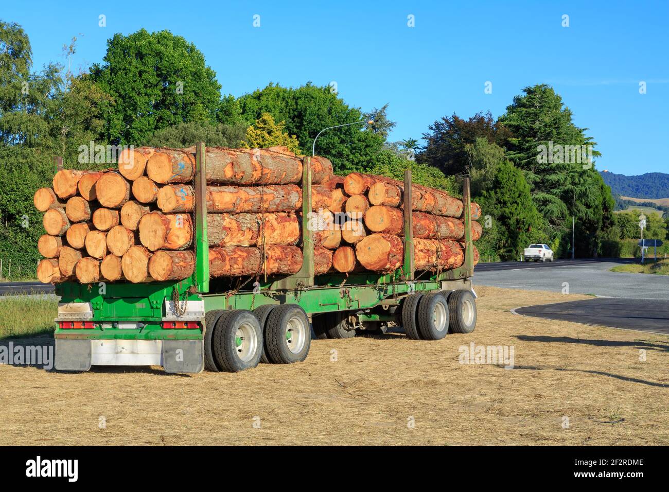 Log truck hires stock photography and images Alamy