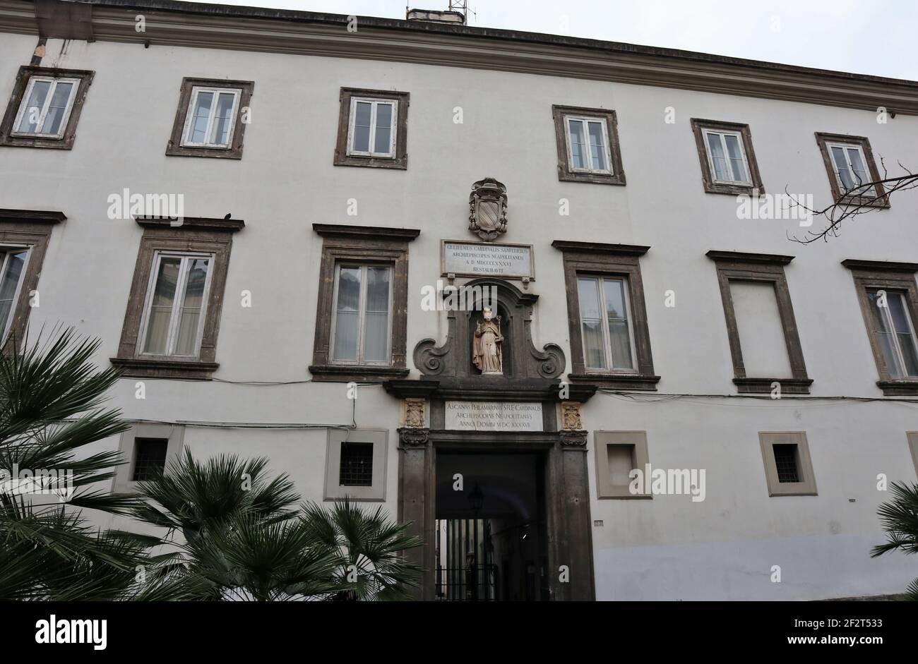 Napoli - Facciata del Palazzo Arcivescovile a Donnaregina Stock Photo