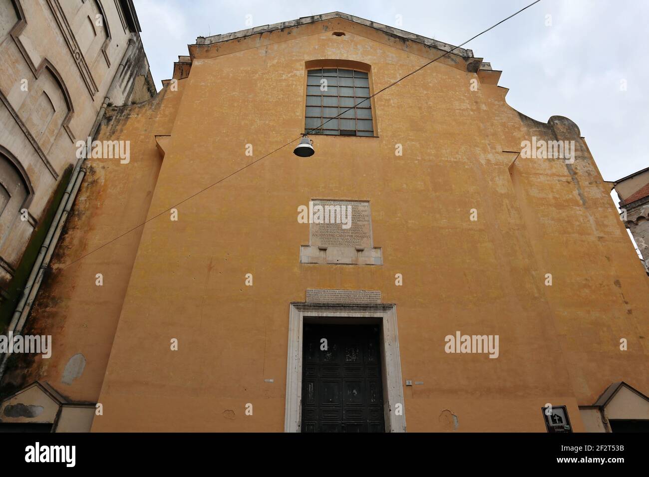Napoli - Facciata della Chiesa dei Santi Apostoli Stock Photo