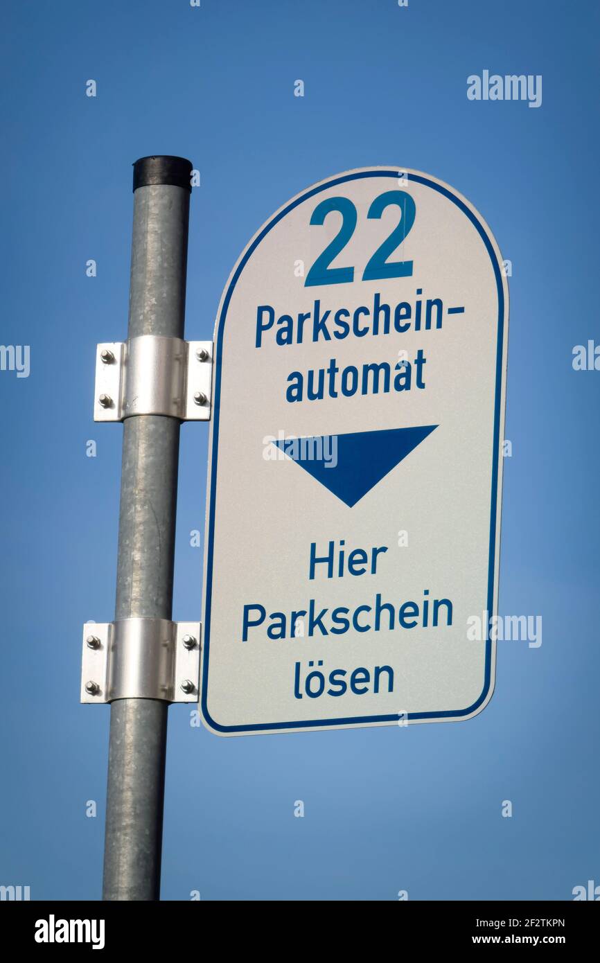 Hinweisschild Parkscheinautomat, Berlin, Kreuzberg, Stock Photo