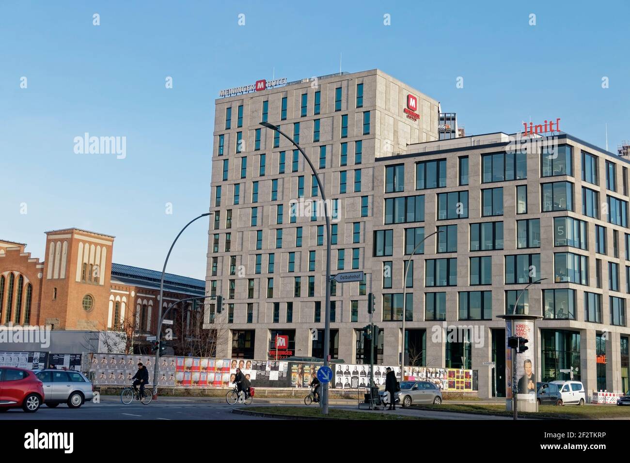 Neubauten am Postbahnhof, Meininger Hotel, Init , East Side Gallery, Friedrichshain, Berlin Stock Photo