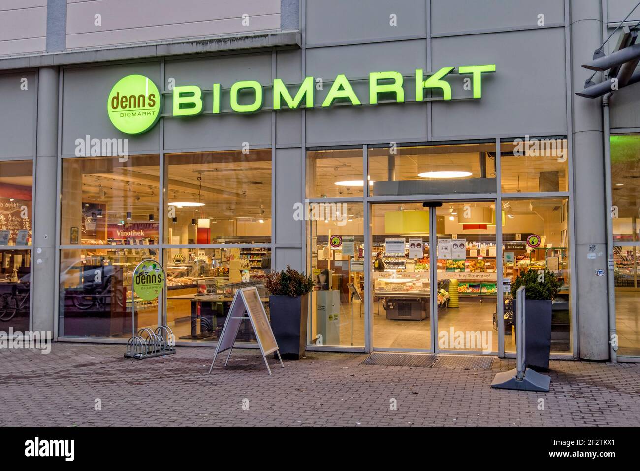 denns Biomarkt , Hasenheide, Berlin-Neukoelln, Aussenaufnahme, Stock Photo