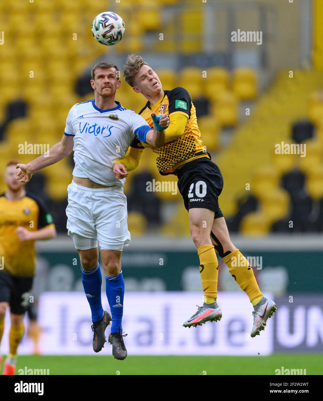 Dresden, Germany. 23rd July, 2022. Soccer: 3rd league, SG Dynamo Dresden - TSV  1860 Munich, Matchday 1, Rudolf-Harbig-Stadion. Dynamo's Tim Knipping  (l-r), Kyu-hyun Park, Dennis Borkowski and Manuel Schäffler cheer. Credit:  Robert