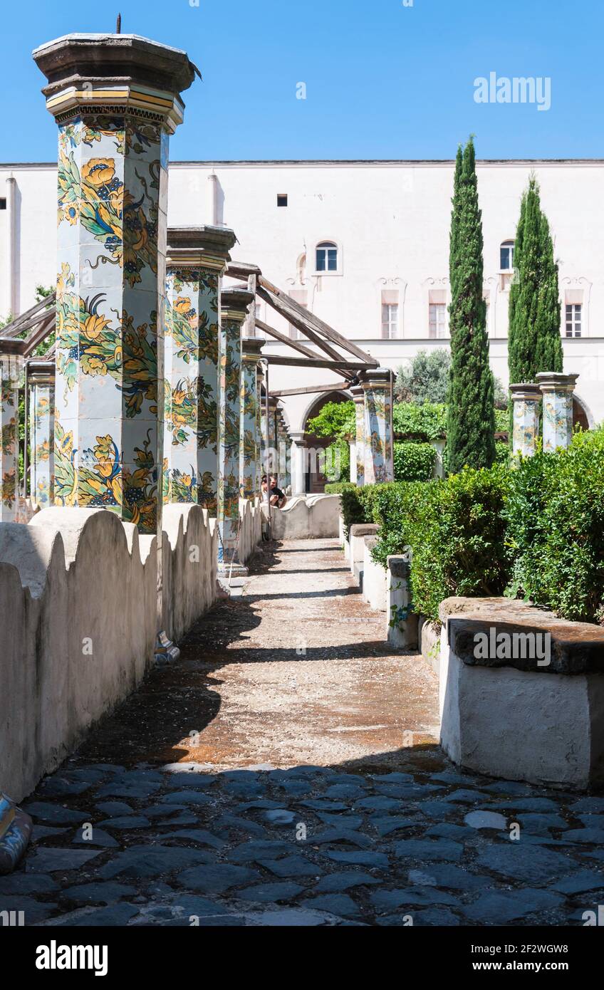 Old columns coated with kerammik and painted with flower patterns in an