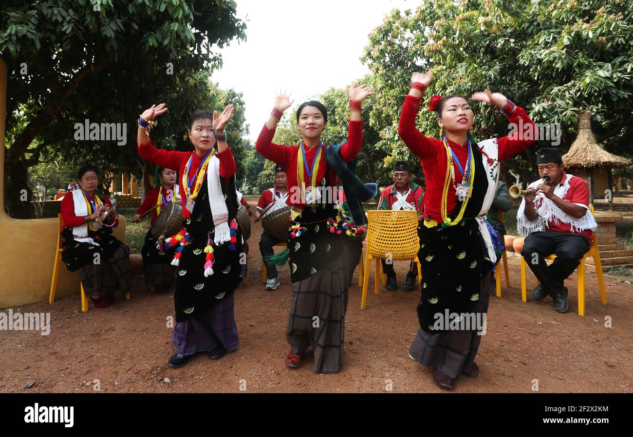 Traditional costumes from nepal hi-res stock photography and images - Alamy
