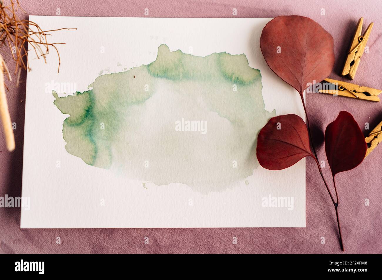 Mock Up, Farbklecks grün, Aquarell, splash of colour Stock Photo - Alamy, image size:1300x956