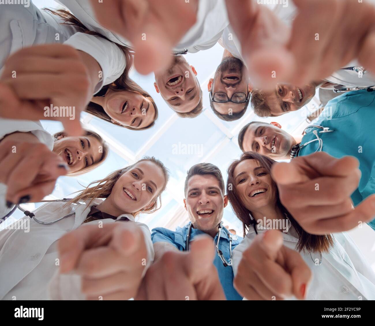 Healthcare professionals circle hi-res stock photography and images - Alamy