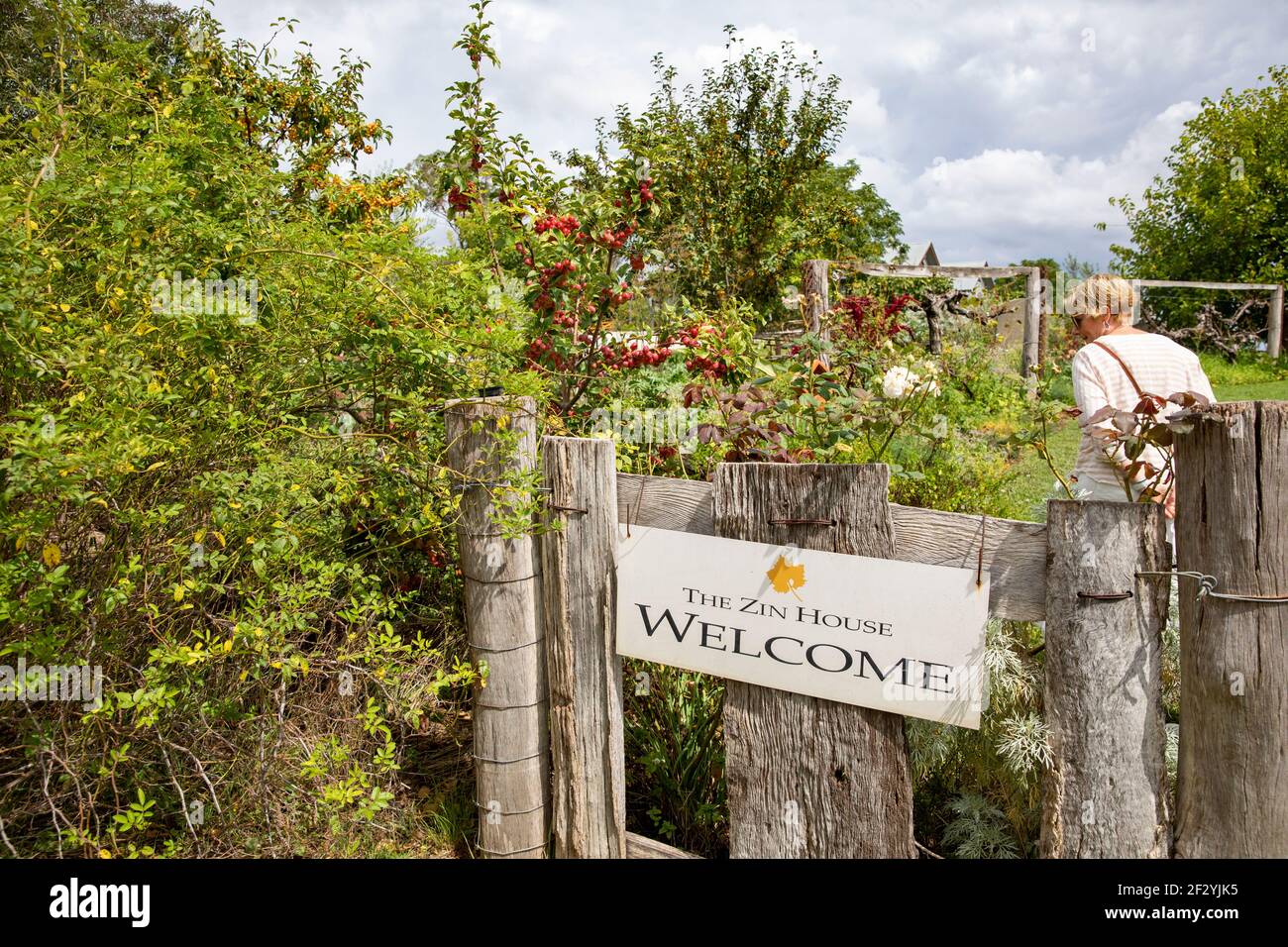 Lowe family wines estate hires stock photography and images Alamy