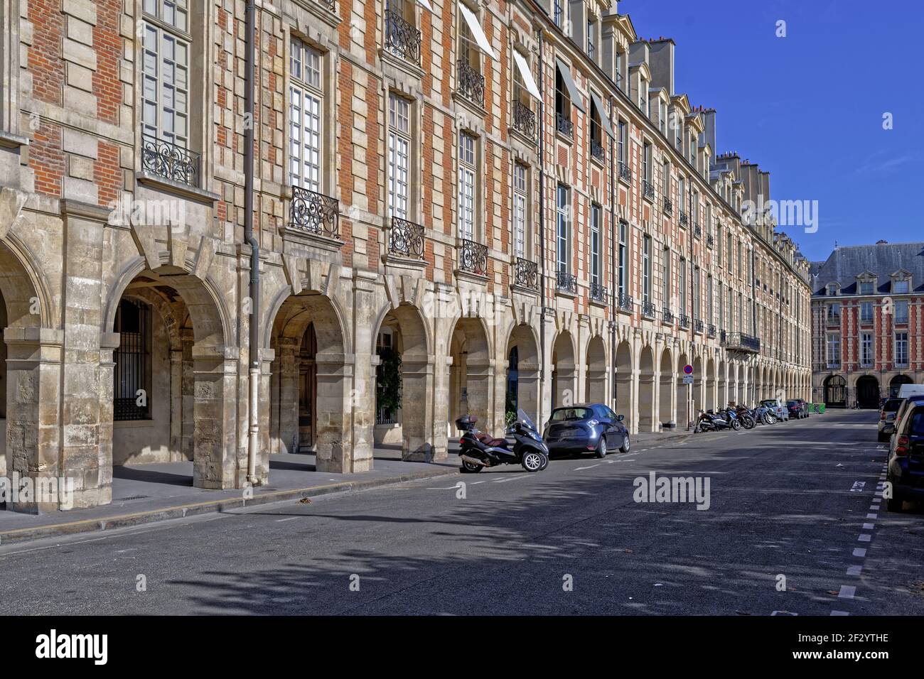 La Place des Vosges à Paris Stock Photo
