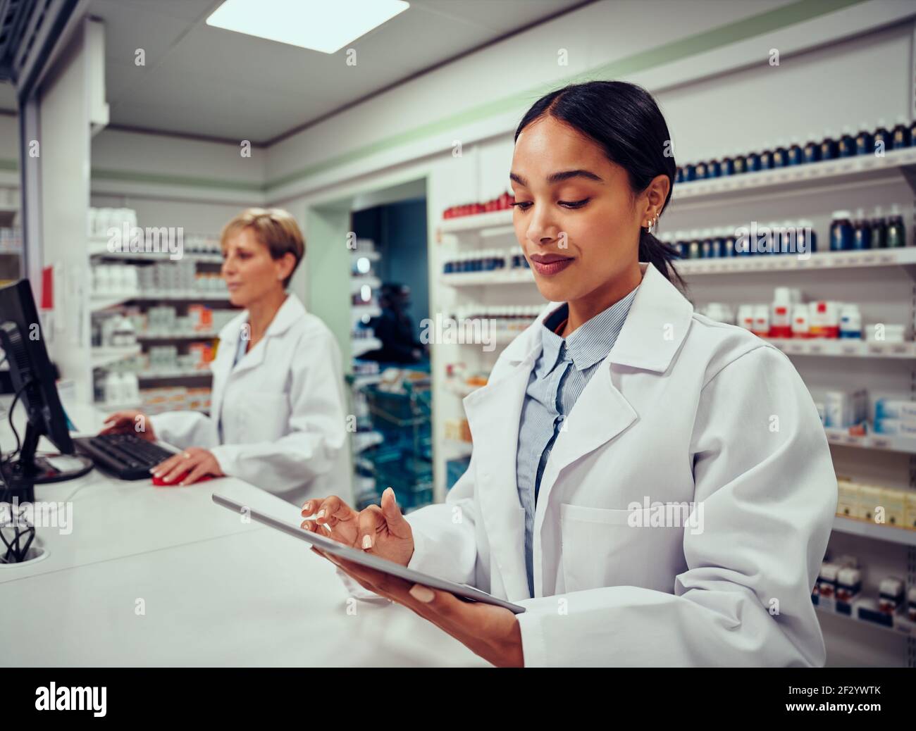 Pharmacy team hi-res stock photography and images - Alamy