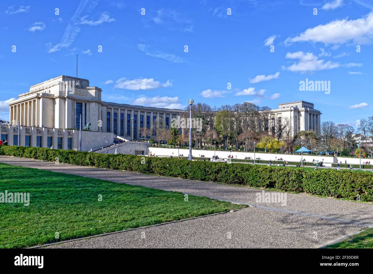 Le Palais de Chaillot à Paris Stock Photo - Alamy