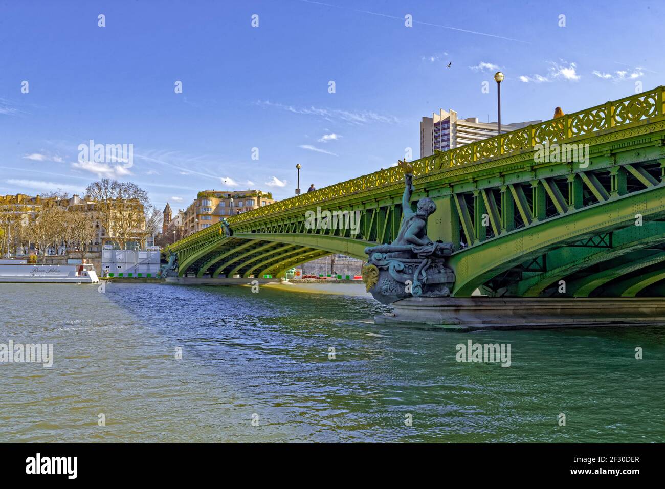 Le pont Mirabeau à Paris Stock Photo