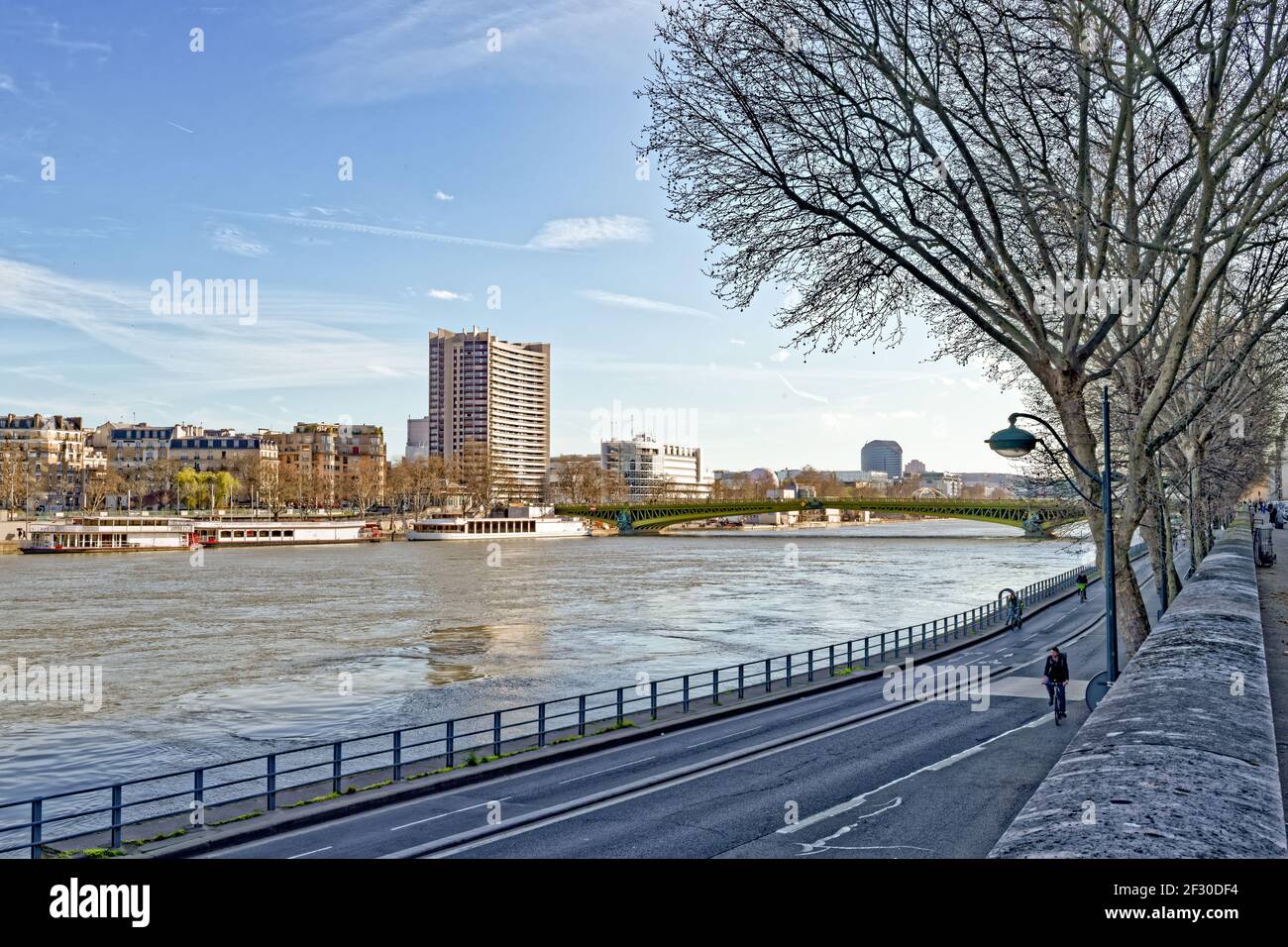 Le pont Mirabeau à Paris Stock Photo