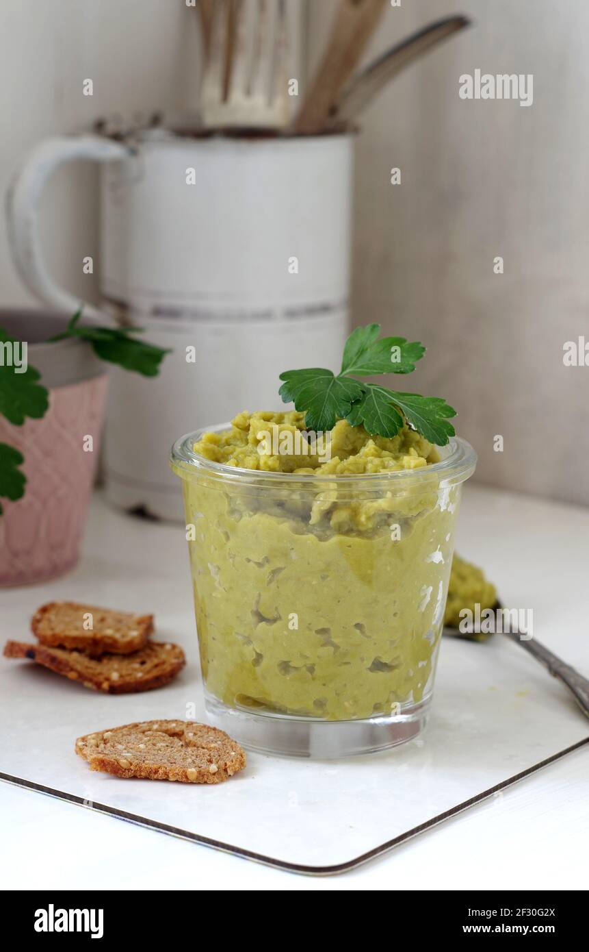 Erbsenmus hi-res stock photography and images - Alamy