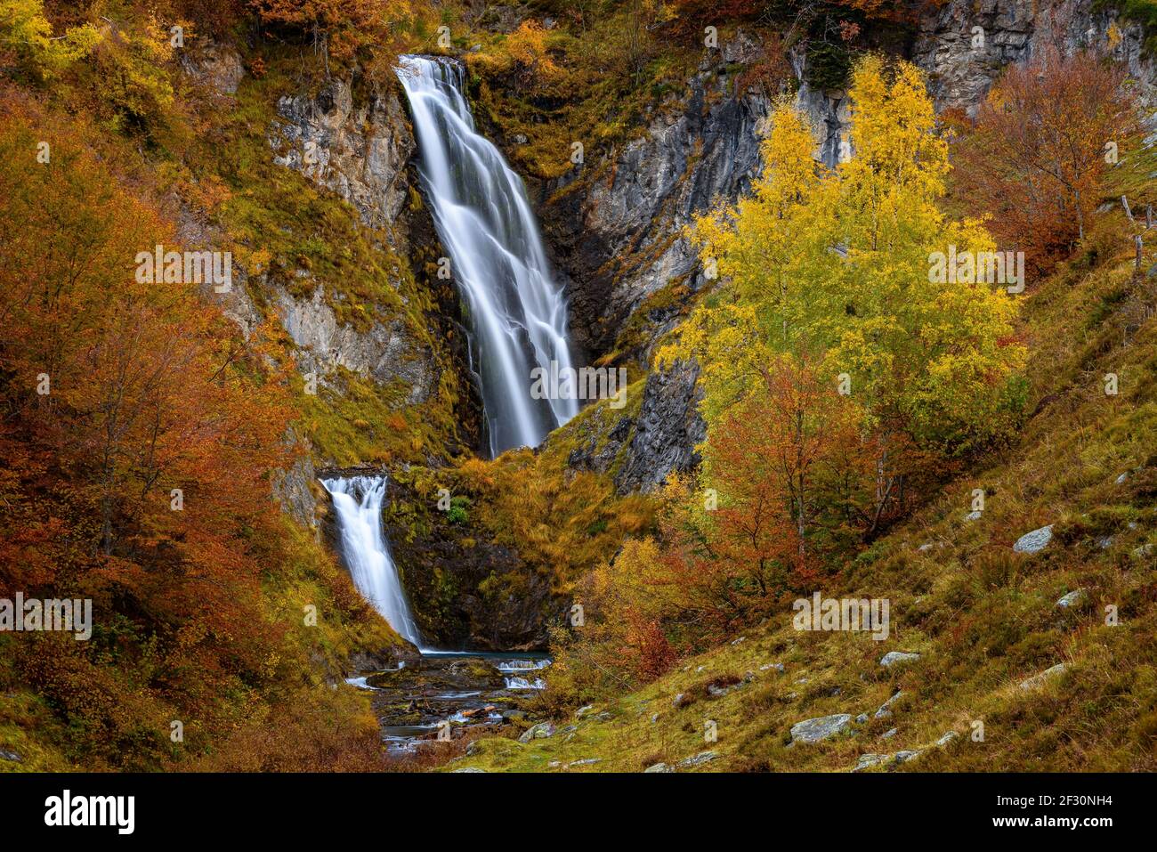 Pish Autumn at Pish Waterfall (Aran Valley, Catalonia, Pyrenees, Spain) ESP ...